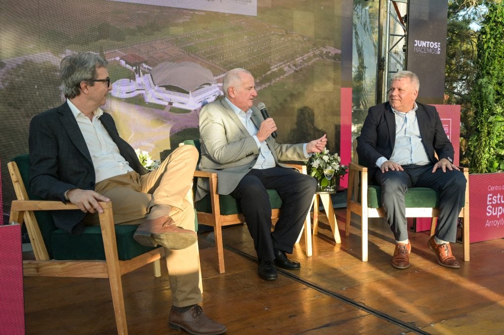 John Boretto UNC, Luis Pagani Arcor y el intendente Gustavo Benedetti CESA Arroyito