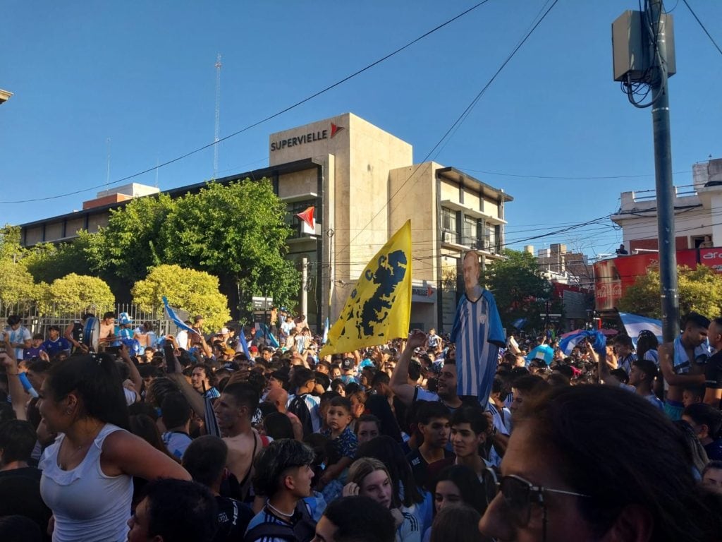 Los festejos en San Luis tras la victoria por 3 a 0 de la Selección Argentina en las semifinales del Mundial Qatar 2022.