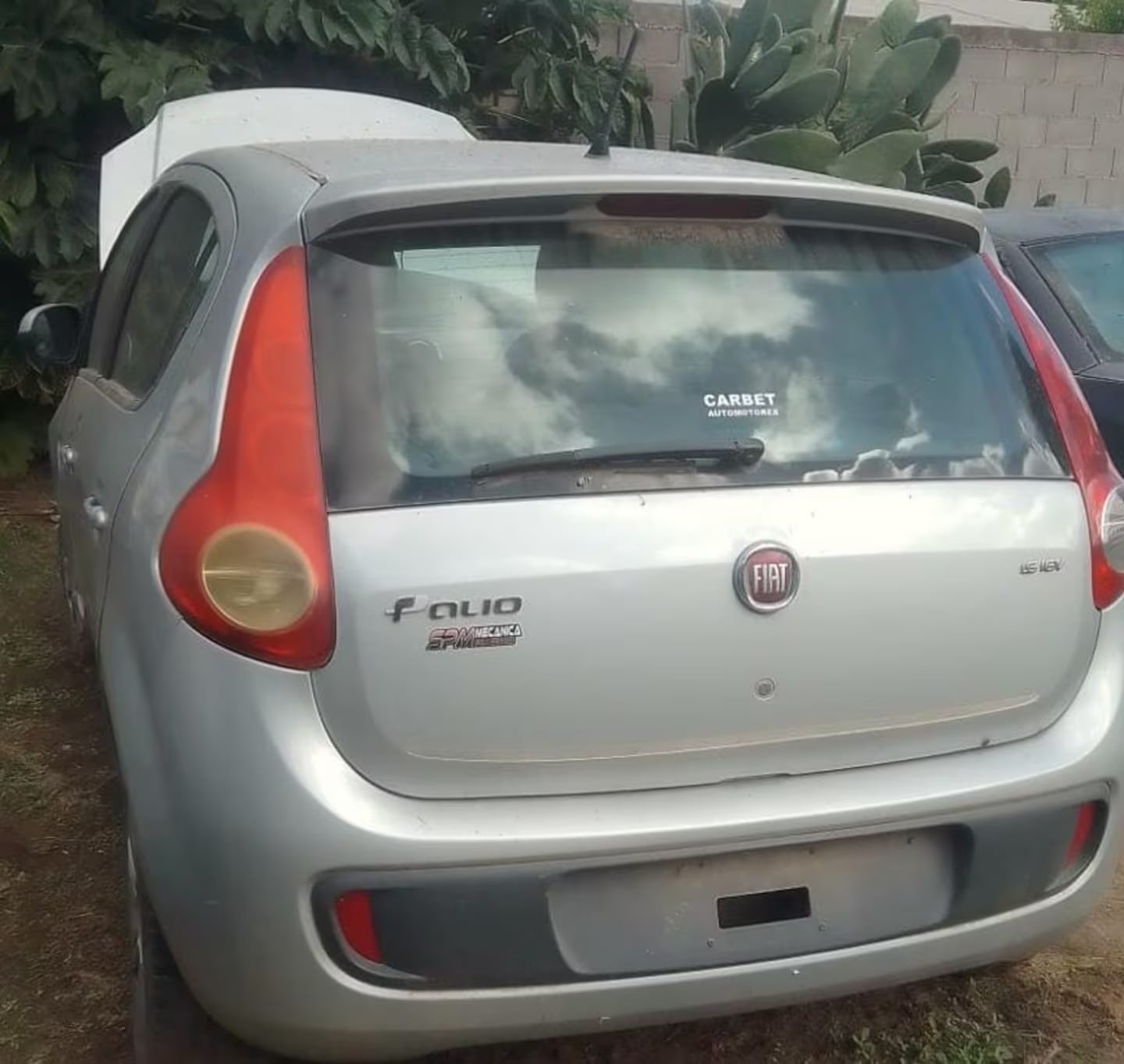 El Fiat Palio que tiene pedido de captura.