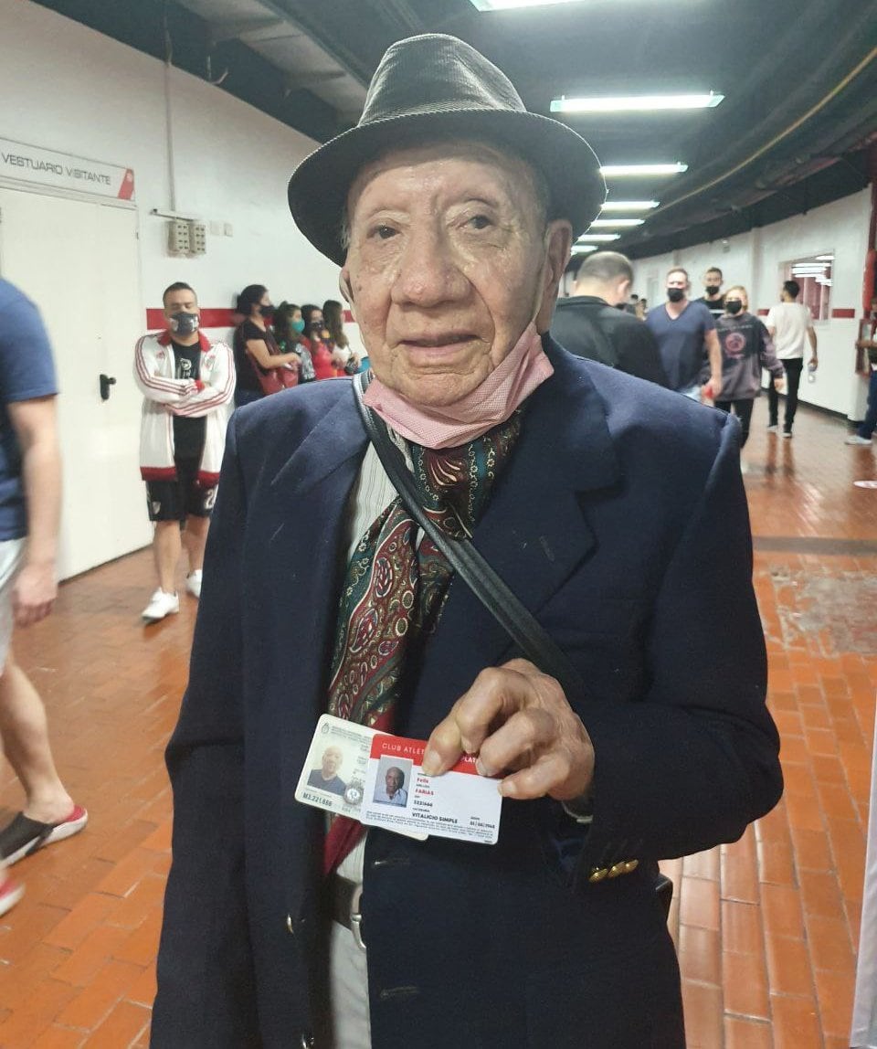 El socio de 100 años que fue a votar a River