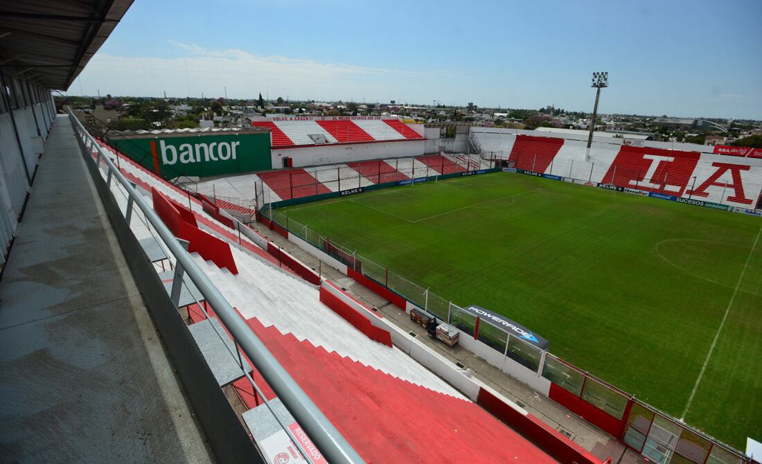 Instituto comenzará con un plan de obras que convertirán al Monumental en el primer estadio inteligente del interior del país (Foto: La Voz).