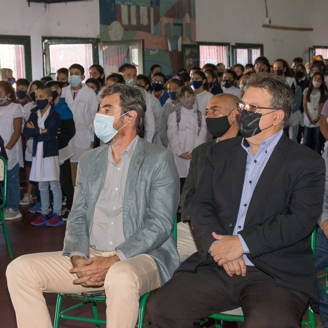 Inicio de clases con Angel Giano junto al intendente de Concordia, Alfredo Francolini.