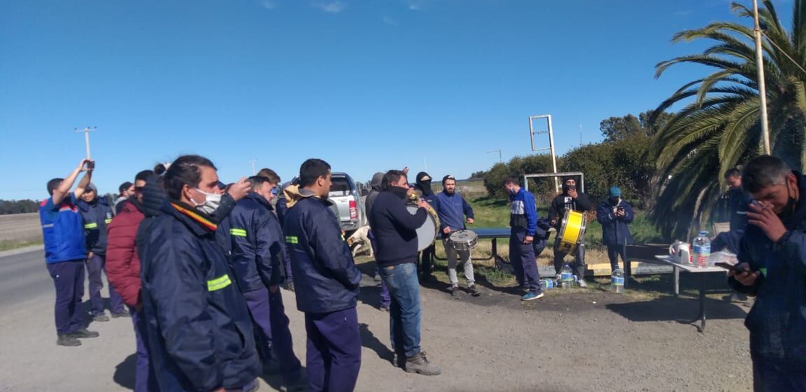 Continúa el paro y las manifestaciones de los trabajadores de Intesar. foto tomada el 24/8/2021 día del comienzo de las manifestaciones