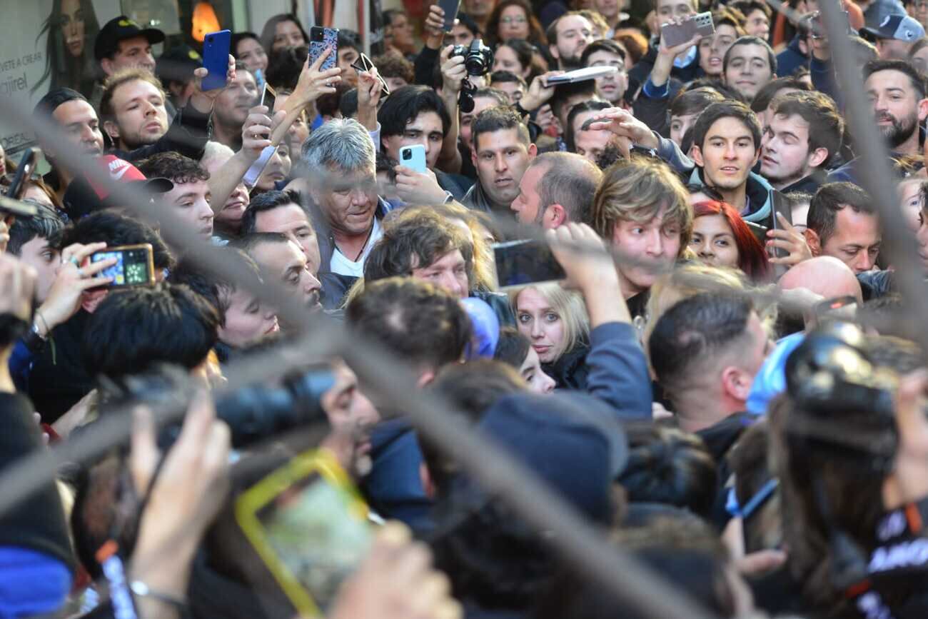 Milei en Córdoba. Pasó por su local de Nueva Cba. (Javier Ferreyra / La Voz)