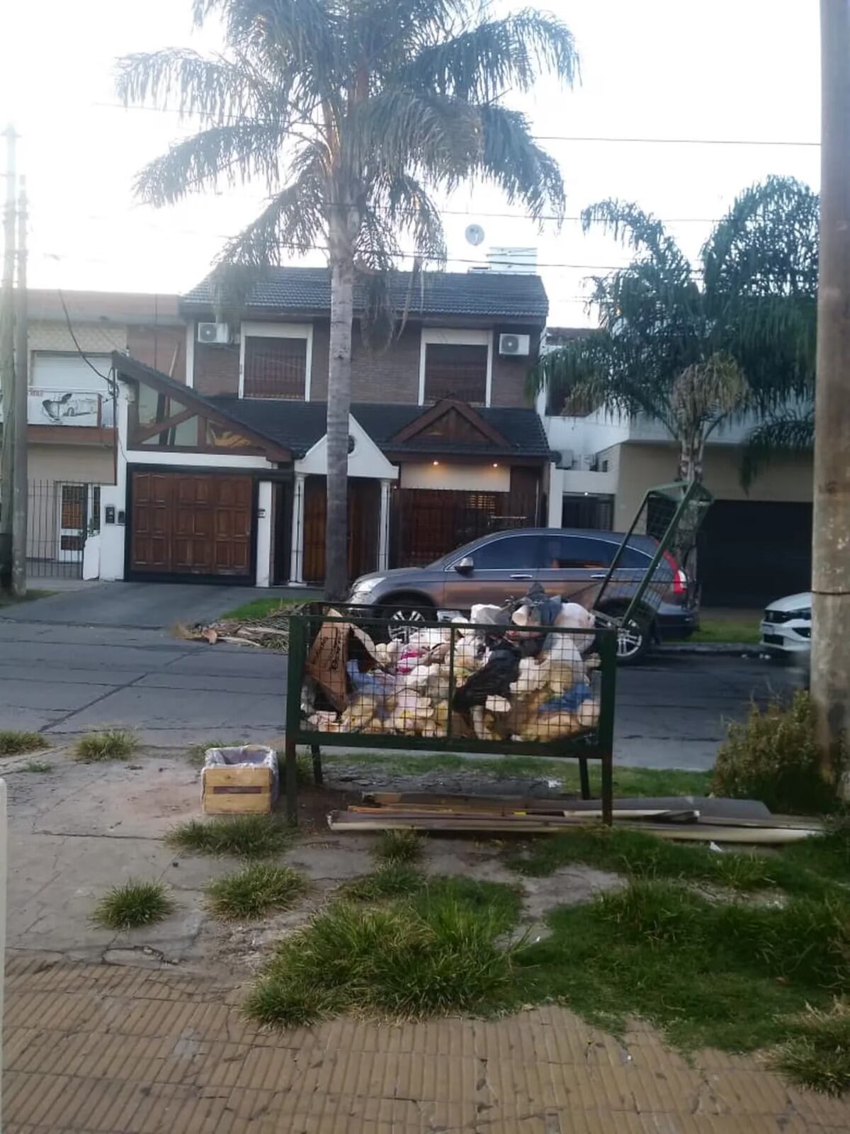 Según la denuncia, los fetos fueron tirados a la basura y el lugar se llenó de mal olor. (Foto: Merlo Real)