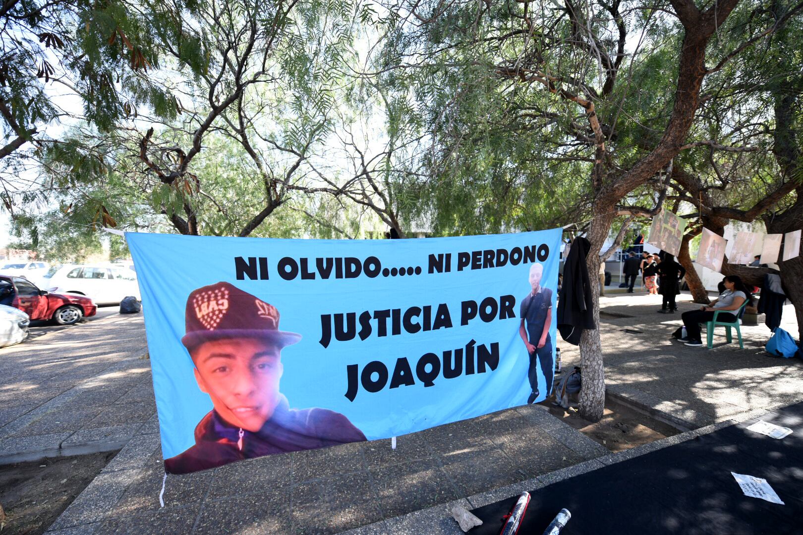 Fallo contra los seis policías imputados por el asesinato de Joaquín Paredes en los Tribunales de Cruz del Eje. (La Voz)