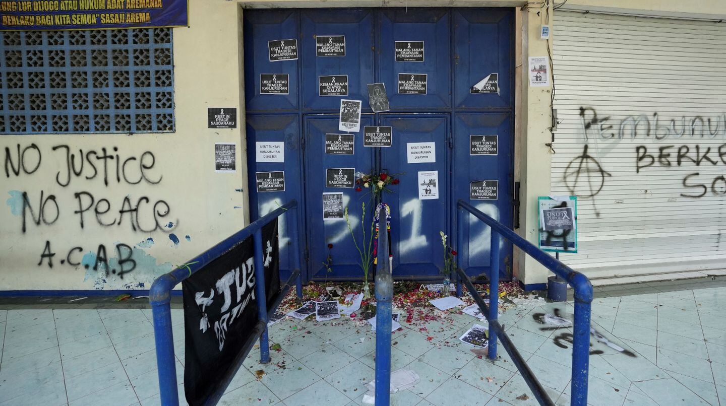 Los portones no estaban abiertos al momento de la tragedia. Foto: AP