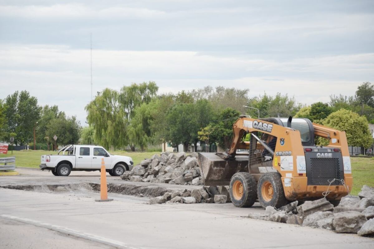 Vialidad Nacional lleva adelante bacheo y reposición de hormigón sobre la ruta nacional 19