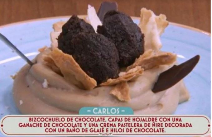 Carlos Martinic acompañó el bizcochuelo con una postre que representa el nido de cachaña, con trufas como huevos y escamas que representan las plumas.  (imagen: captura de pantalla).   - 