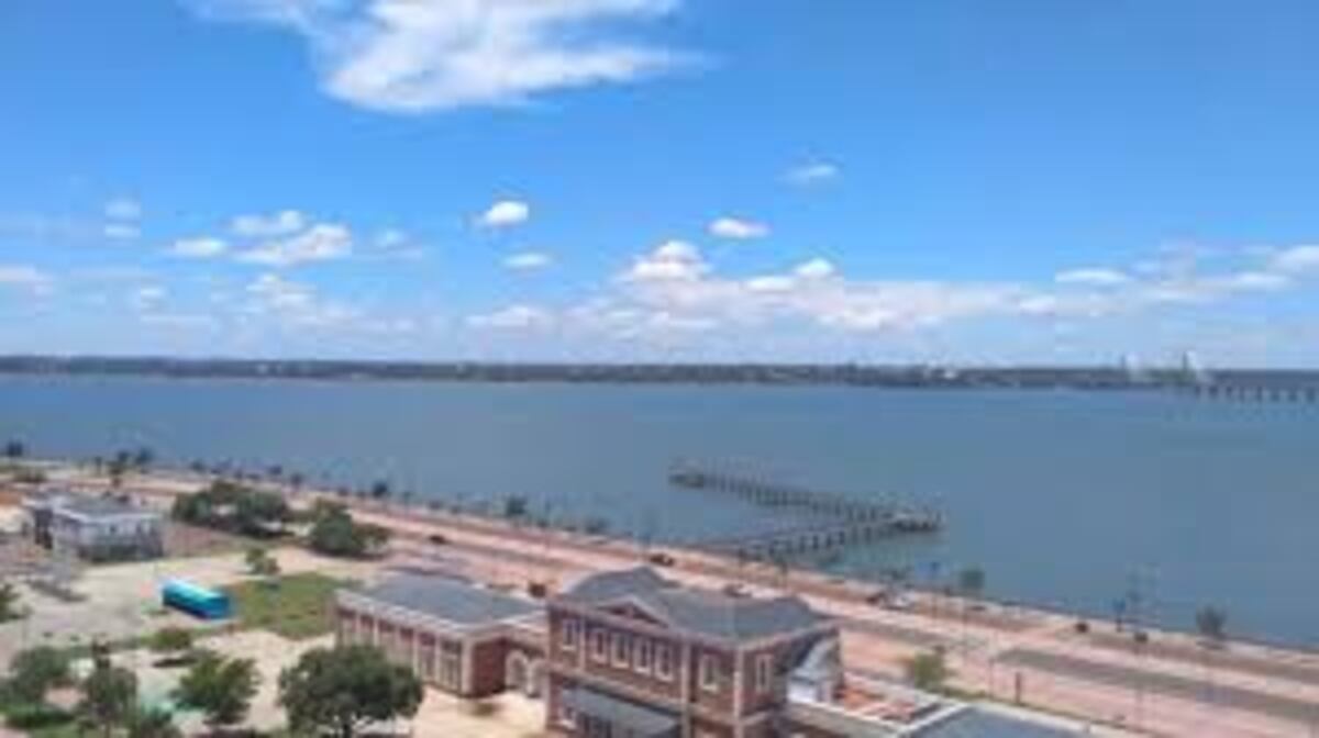 Viernes con cielo parcialmente nublado y clima estable en Misiones
