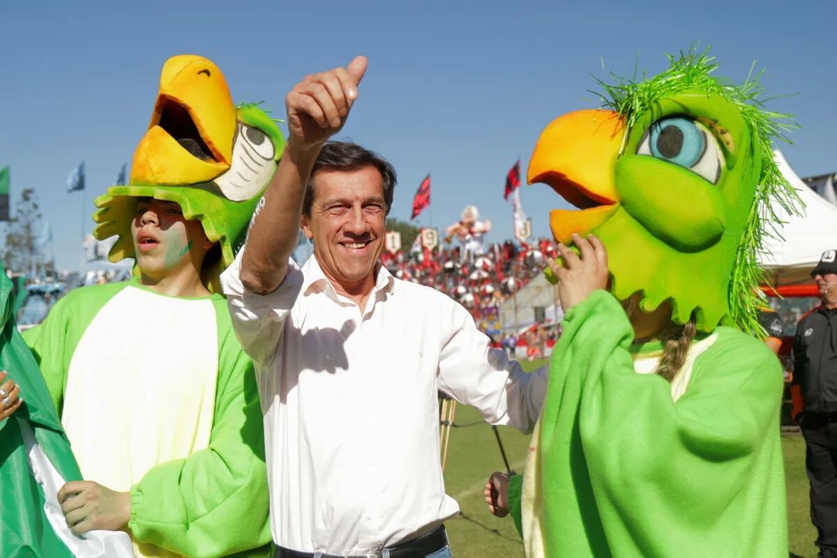 “Resiliencia en colores”: el gobernador Sadir se sumó a la campaña contra el bullying