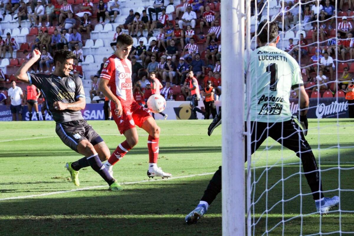 Unión hundió más a Atlético Tucumán en la tarde ideal de Juan Manuel García