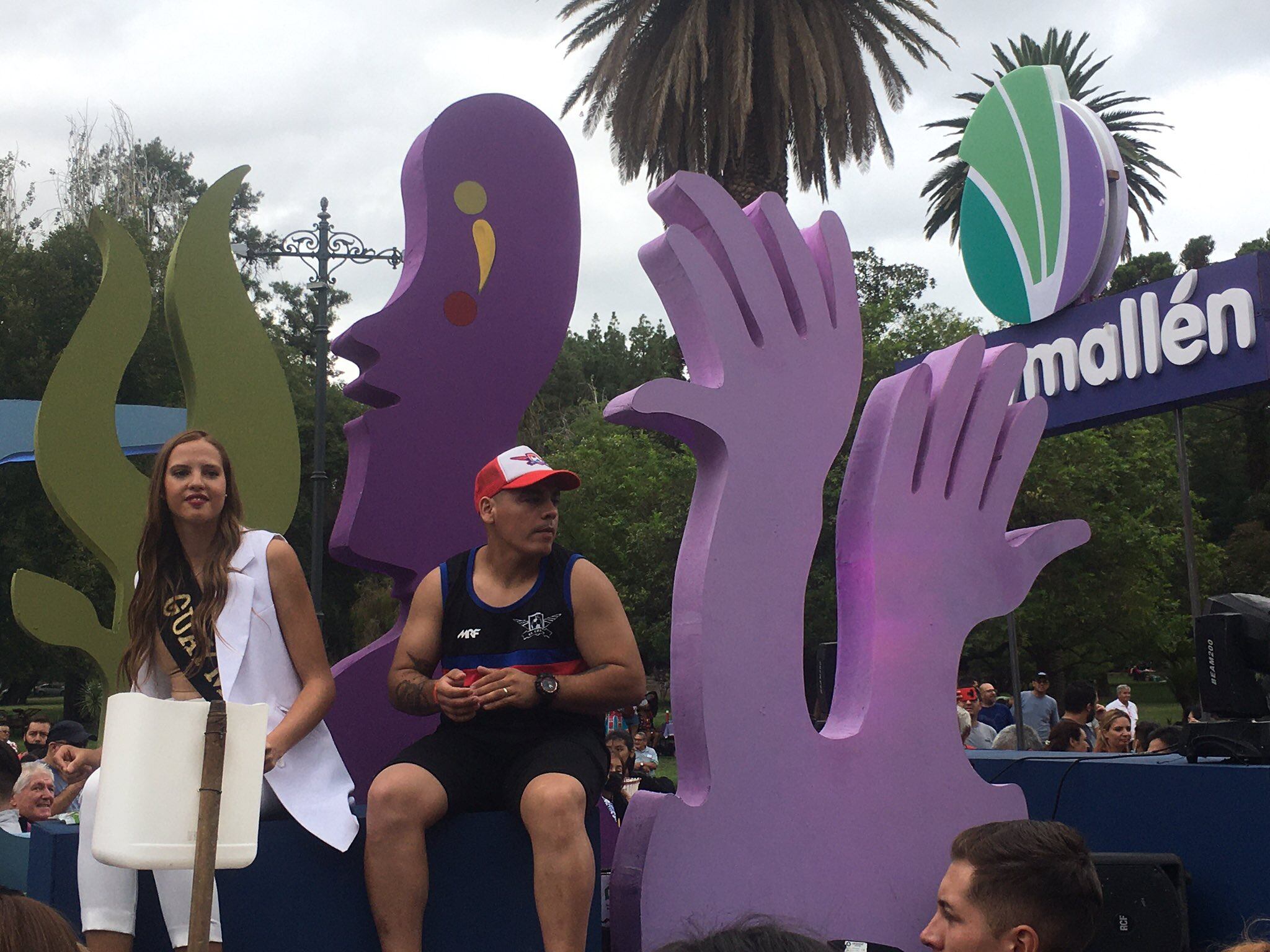 Y un día volvió el Carrusel: una multitud acompañó a los carros y hubo apoyo a las reinas.