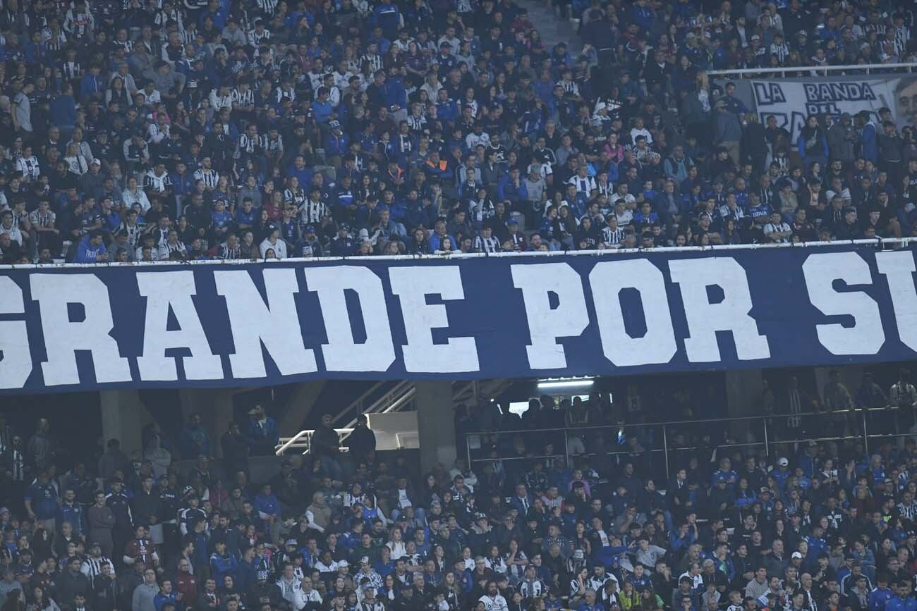 Hinchada. Talleres recibió a Platense por la quinta fecha de la Liga Profesional. El partido se jugó en el estadio Mario Alberto Kempes. (Facundo Luque/La Voz)