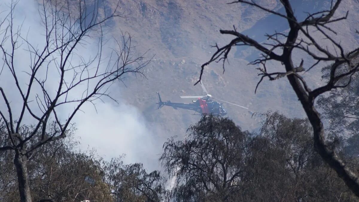 El impresionante incendio en la Playa San Agustín en imágenes: 27 familias mendocinas fueron evacuadas