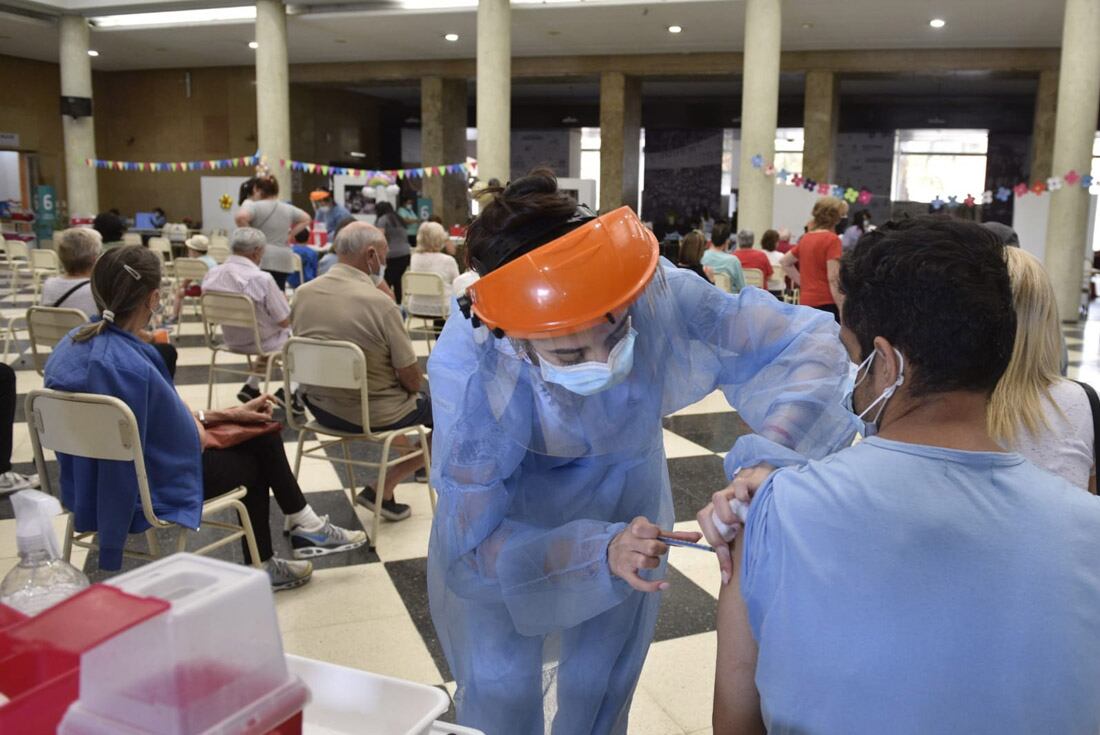 El Ministerio de Salud confirmó que en las últimas 24 horas no hubo muertes a causa del coronavirus, por primera vez en más de 25 meses. 