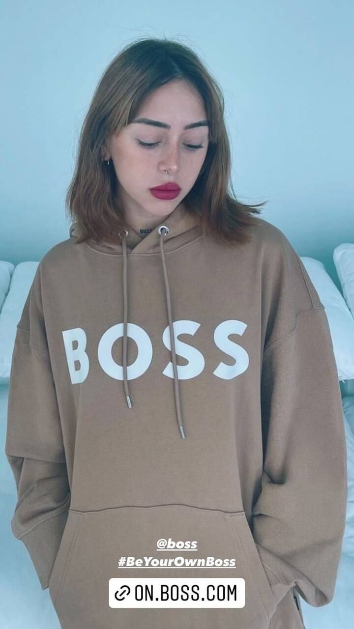 La producción fue parte del lanzamiento de la colección primavera-verano 2022 de Hugo Boss.