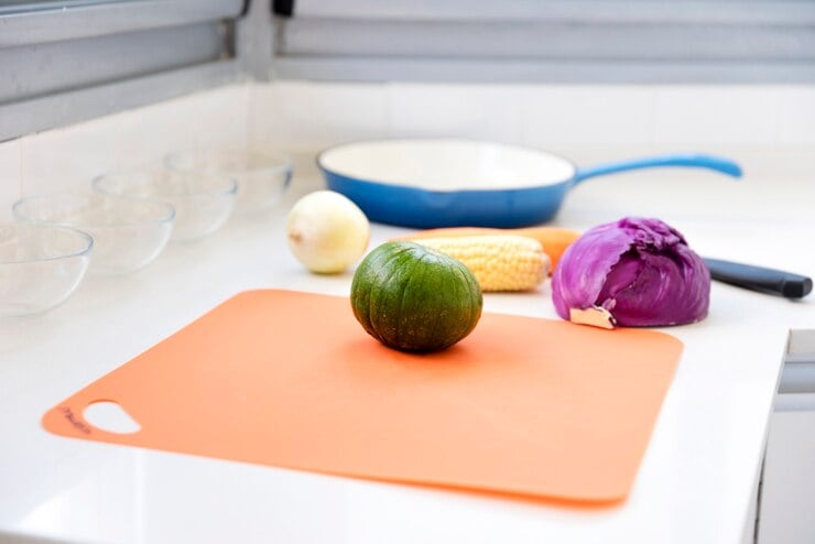 Tabla de cocina de plástico.