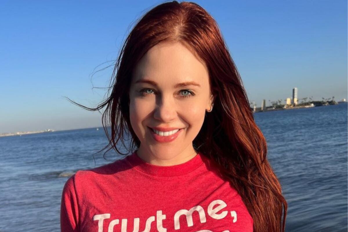 Maitland Ward ganó un premio a “Mejor actriz de cine para adultos” y celebró frente al espejo con un look total black