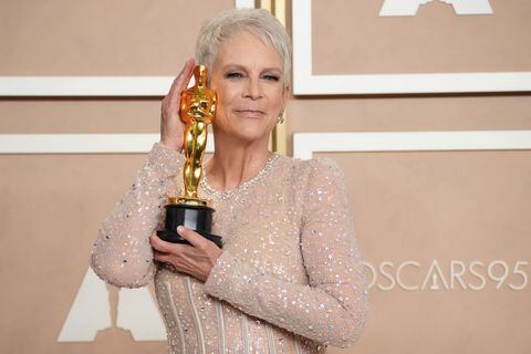 Jamie Lee Curtis con su Premio Oscar.