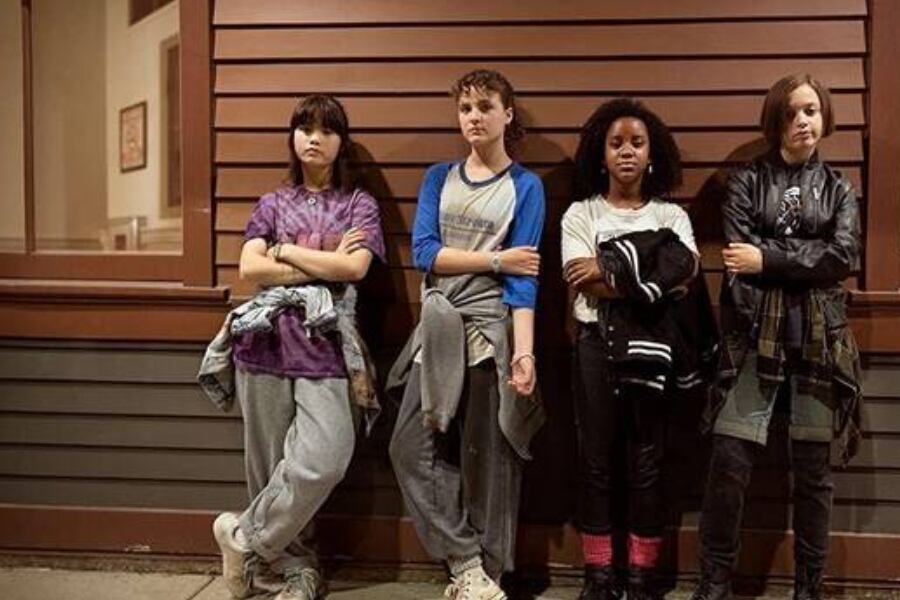 Las protagonistas de "Paper Girls", la nueva serie de Amazon Prime Video.