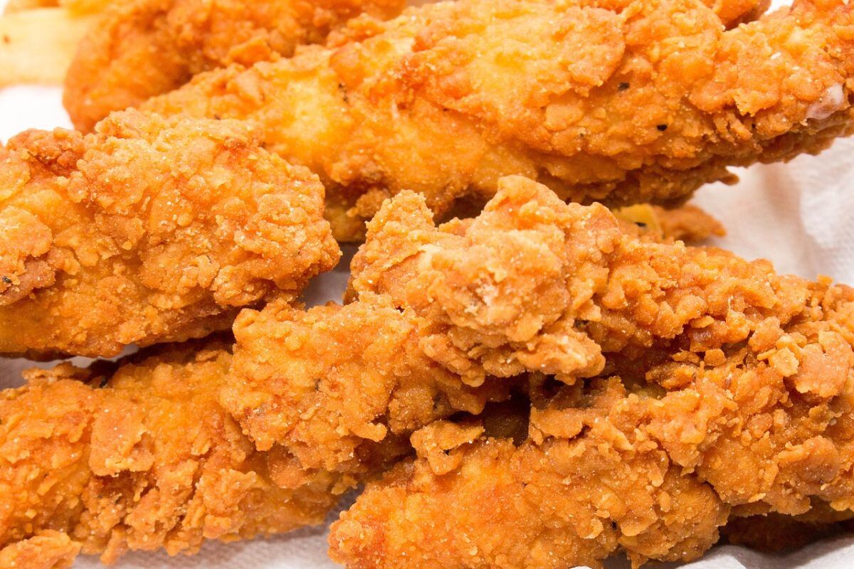 Furor por el pollo frito en Mendoza: aprendé como cocinarlo al estilo crocante norteamericano