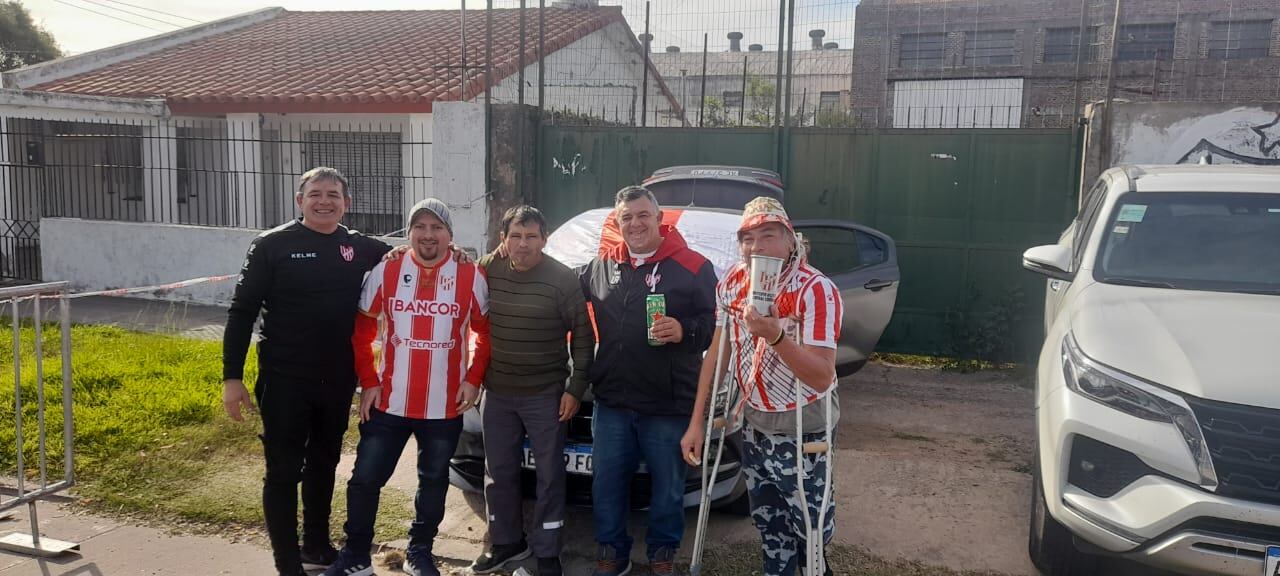 Más de siete mil hinchas albirrojos dijeron presente en Santa Fe.