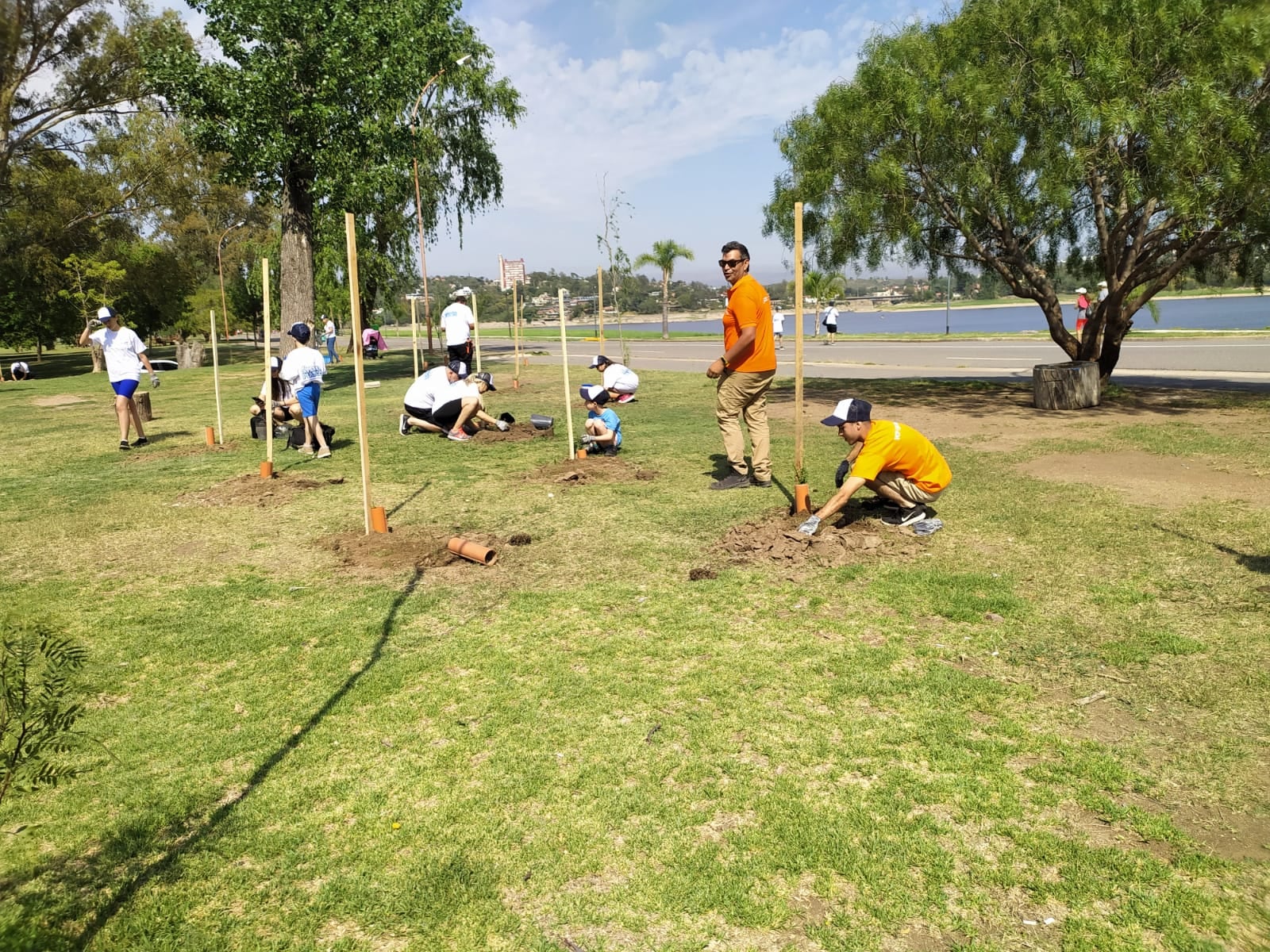 Jornada de limpieza en la costanera