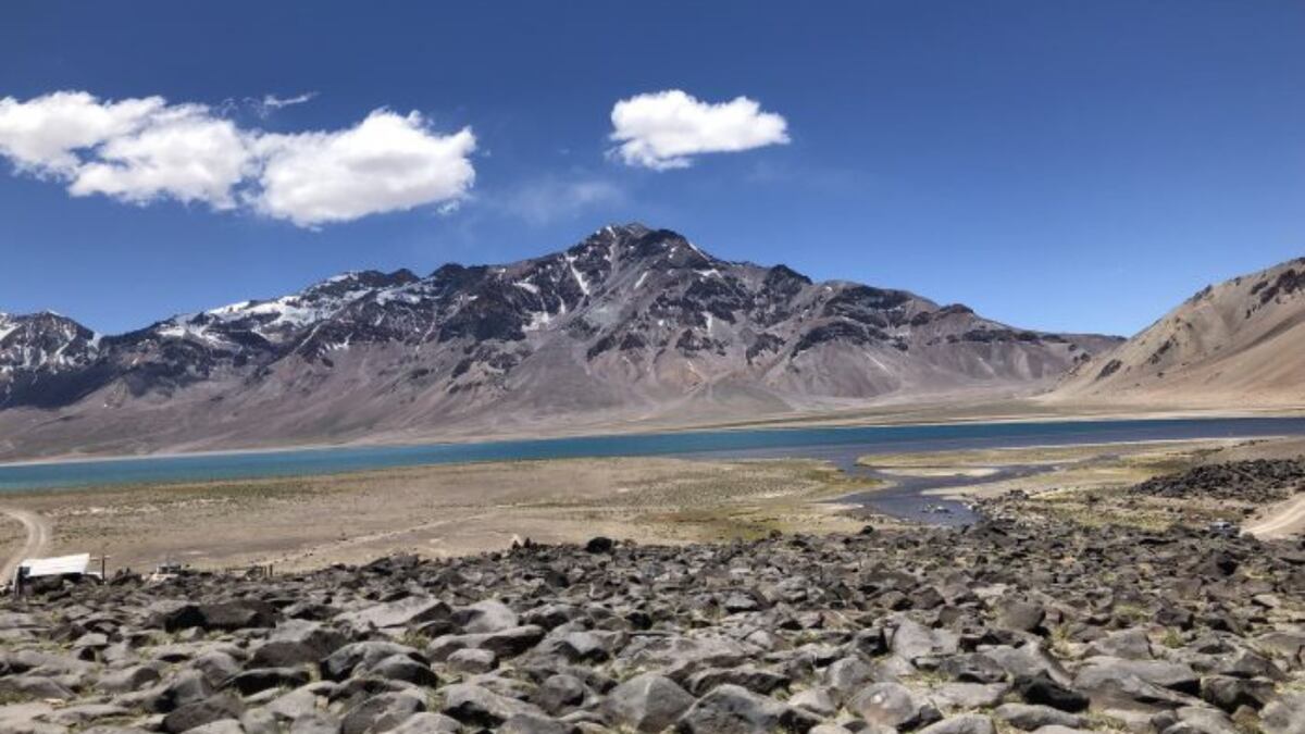 Enormes grietas: tras el invierno, así está el camino a Laguna del Diamante