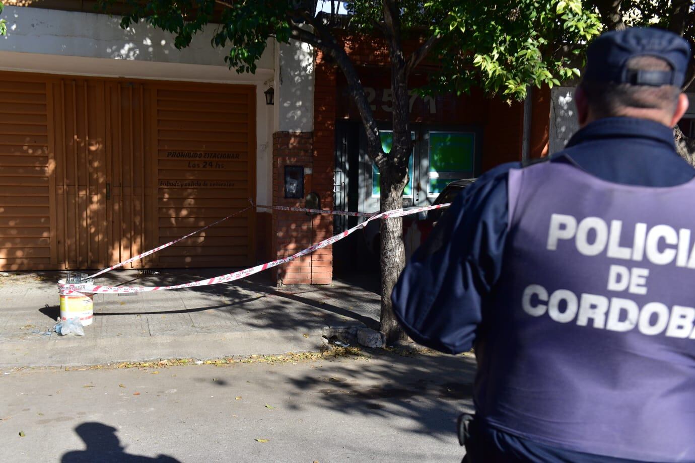 El joven fue encontrado con una herida de arma blanca en el cuello.