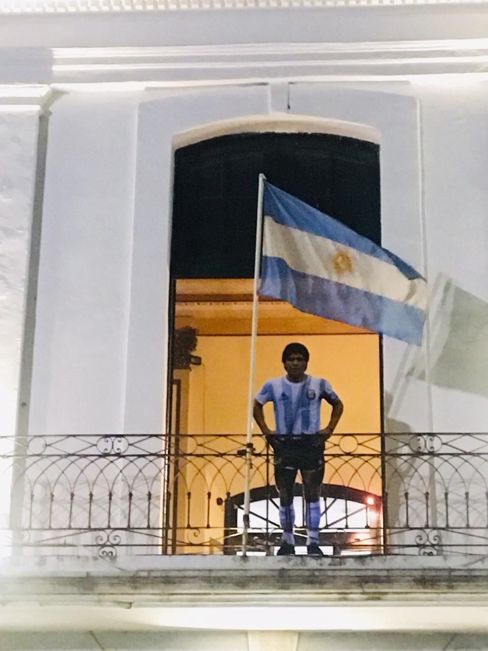 Gigantografía de Diego Maradona en el Cabildo de Córdoba