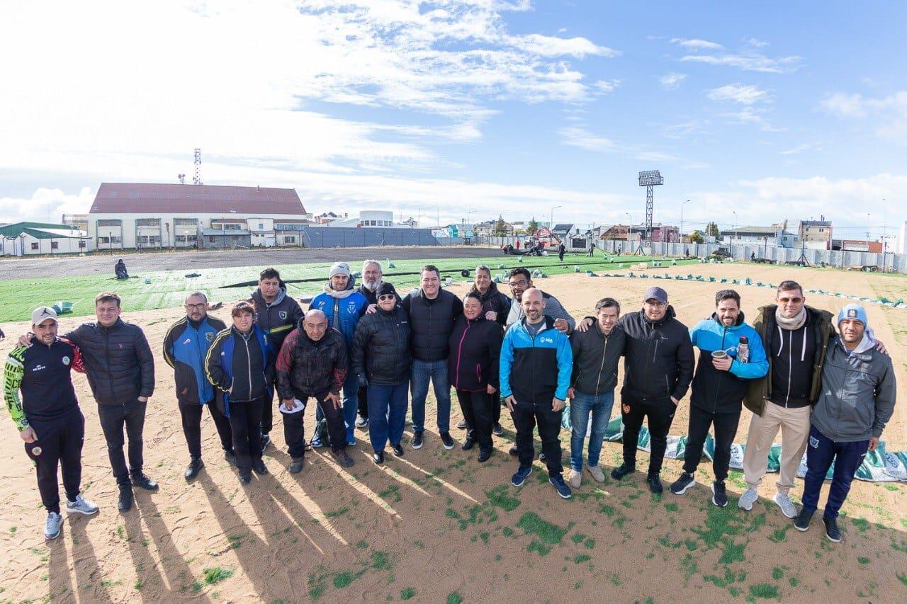 Río Grande: avanza la obra de la cancha de césped sintético del Centro Deportivo Municipal