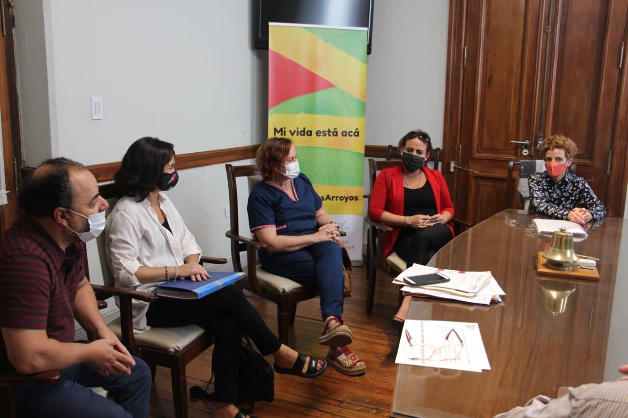 El intendente Sánchez recibió a representantes de la Mesa Intersectorial del Colectivo Travestis Trans No Binarie de Tres Arroyos.