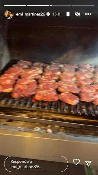 En la previa al encuentro con Paraguay, Dibu Martínez compartió imágenes del asado que juntó a la Scaloneta tras su segundo día de entrenamiento.