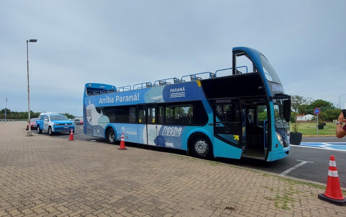 Bus turístico que se contrata en el centro y permite recorrer los principales puntos de la ciudad.