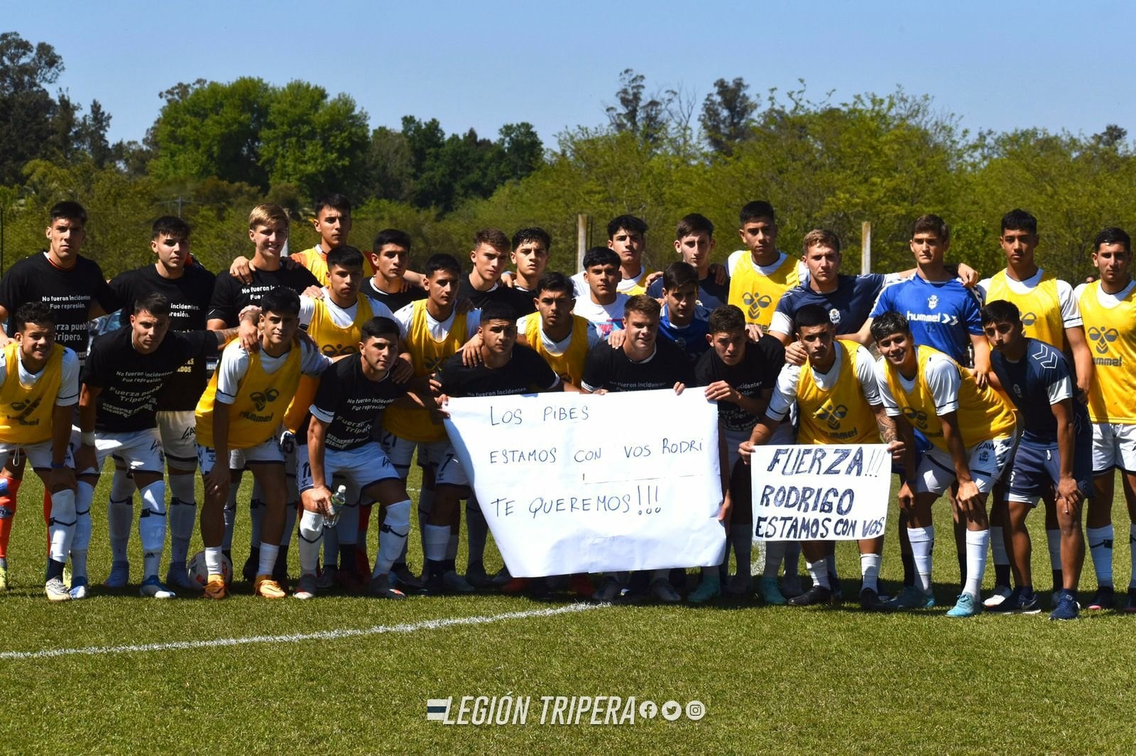 Los compañeros del joven de Gimnasia aprovecharon para enviarle un mensaje.