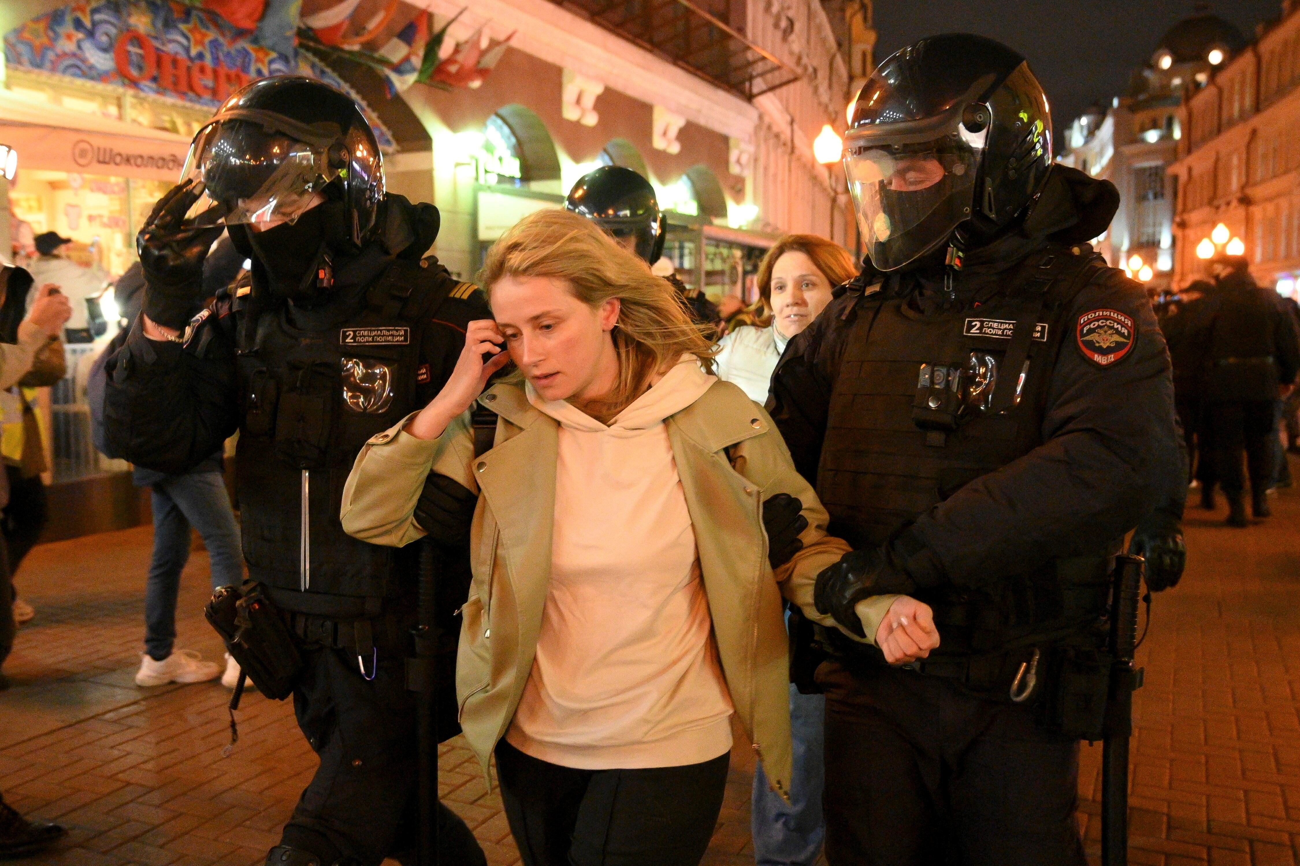 Moscú. Al menos 1.300 detenidos en Rusia por protestar contra la guerra de Putin. (Foto / AP)