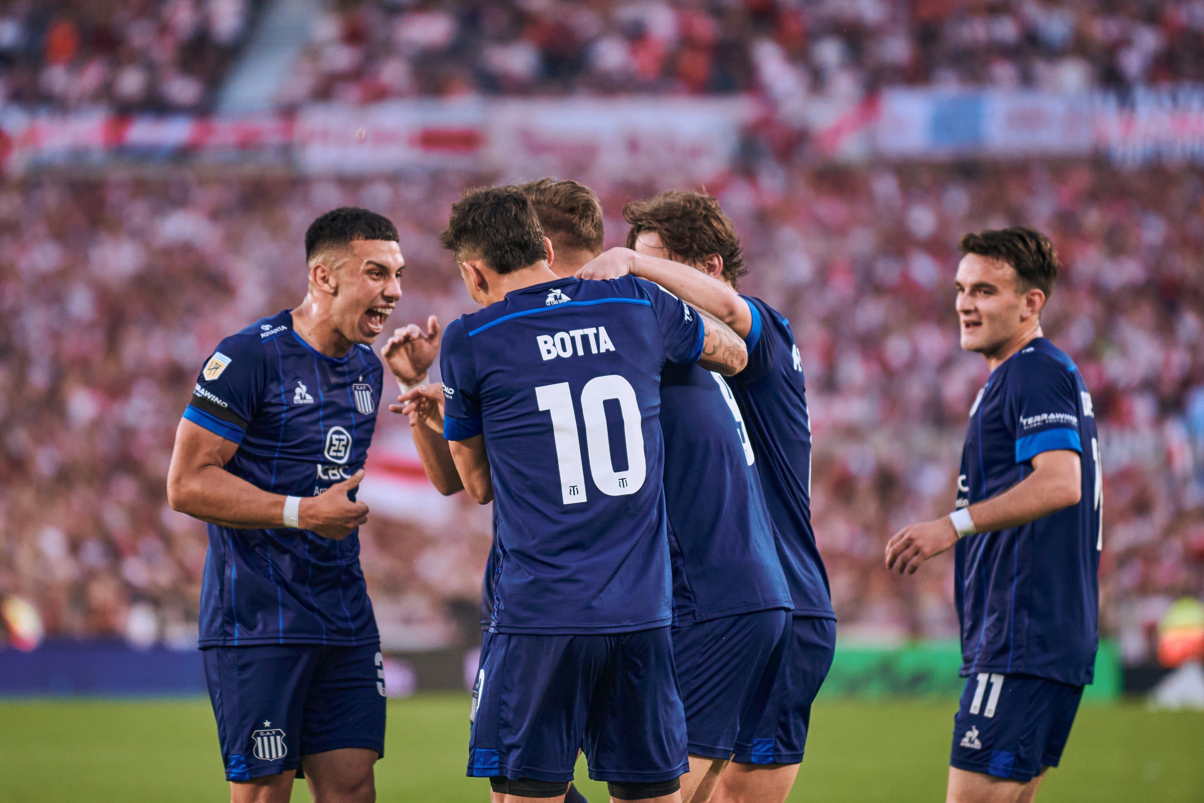 Talleres visitó a River por la fecha 16 de la Liga Profesional. (Fotobaires)