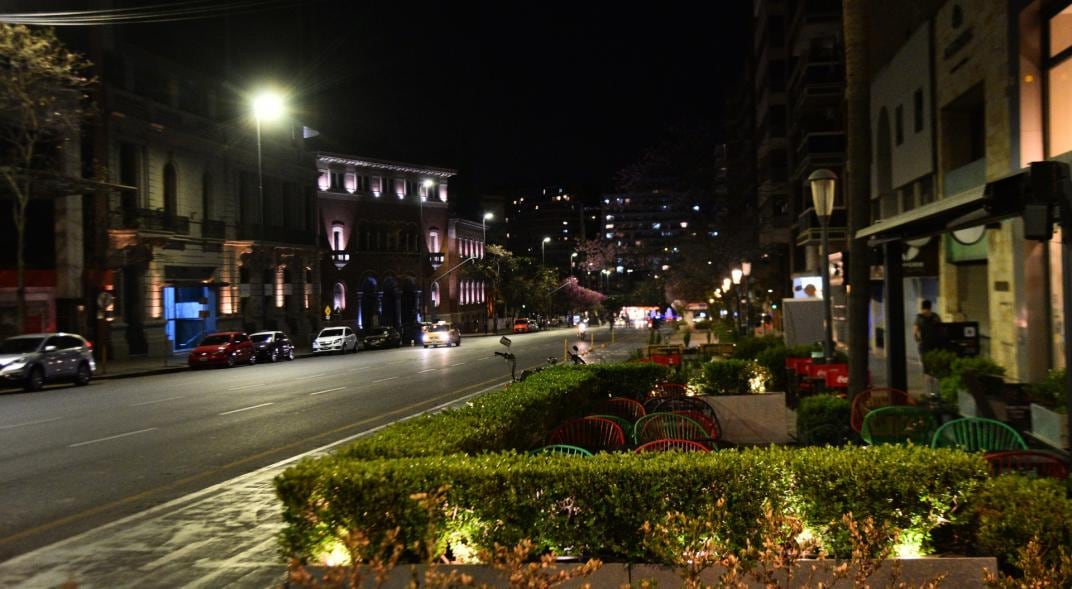 Los controles en la avenida Hipólito Irigoyen. (Pedro Castillo/La Voz)