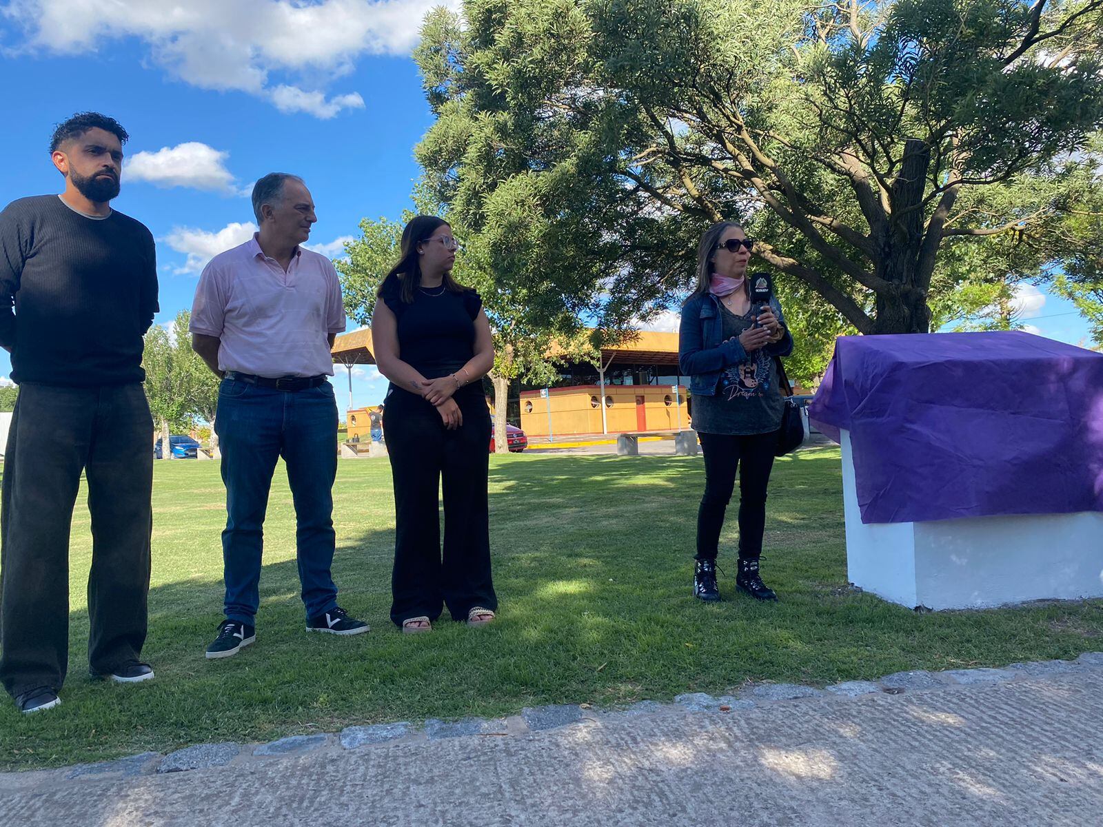 SE INAGURÓ EL MONUMENTO A VÍCTIMAS DE FEMICIDIO DEL PARTIDO DE TRES ARROYOS Y LA ZONA