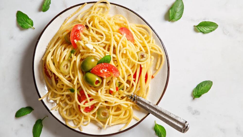 Los fideos se pueden combinar con verduras y carnes magras.