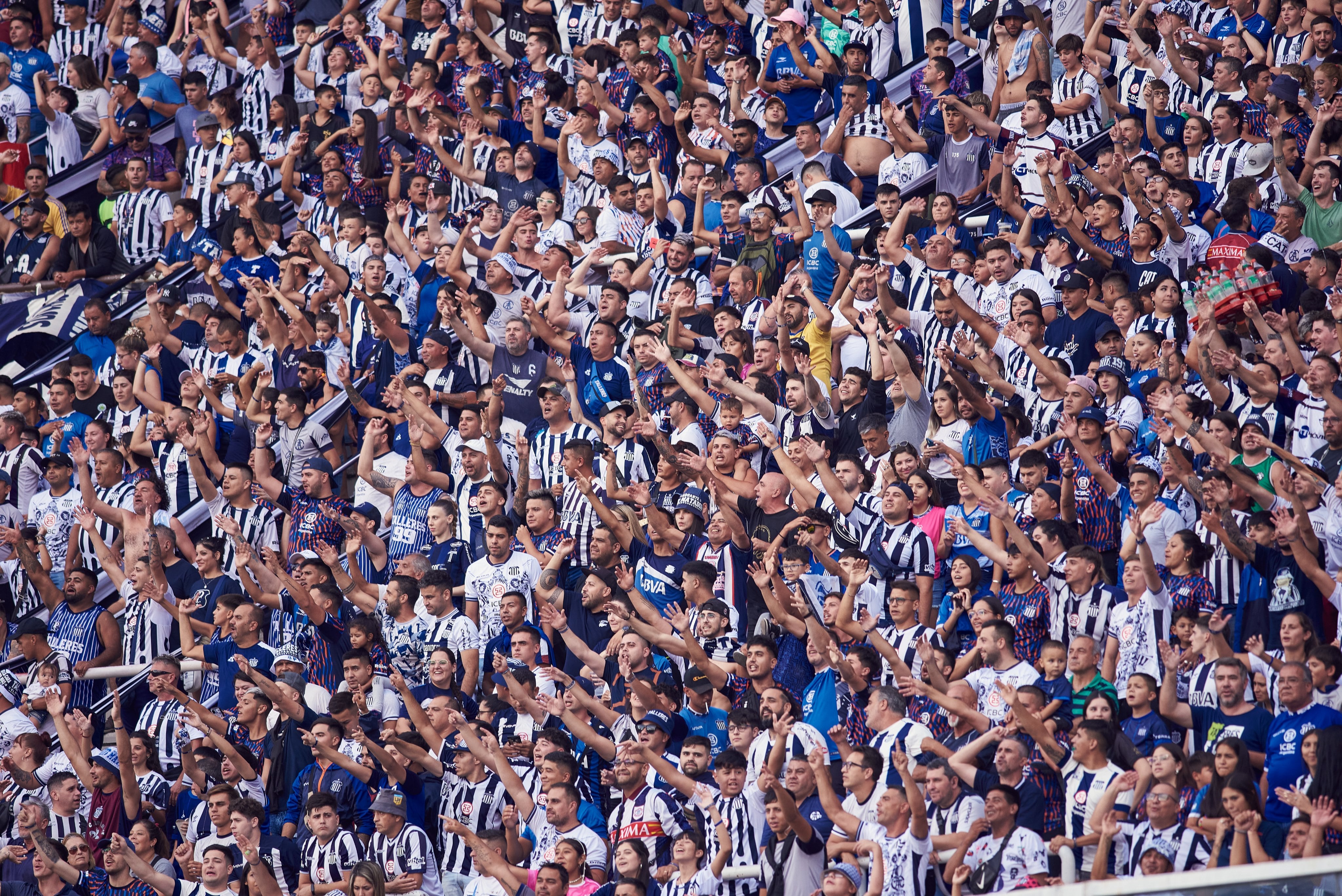 Hinchada de Talleres en el estadio Mario Alberto Kempes. (Prensa Talleres)