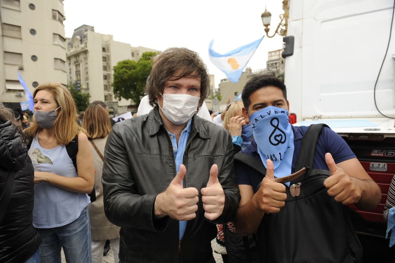 Marcha #MayoriaCeleste en el Congreso.