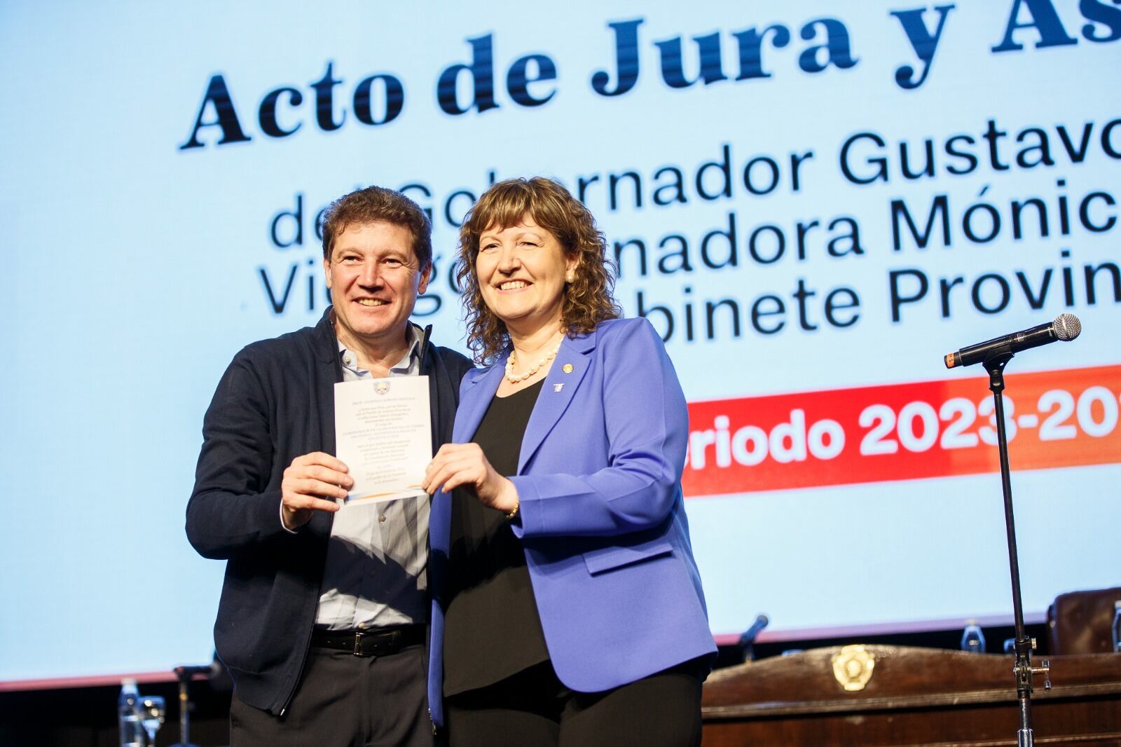 Gobernador Gustavo Melella en el acto de jura