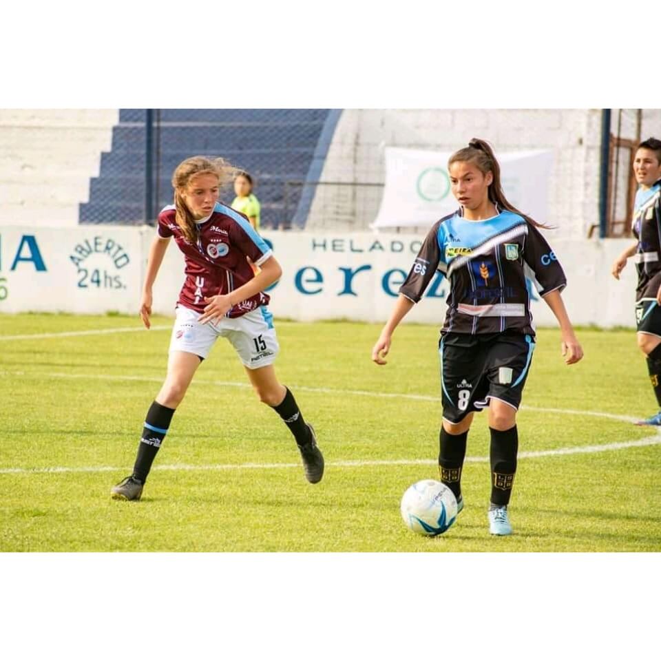 Julieta Romero será la primera futbolista profesional puntaltense. Firmará con Deportivo Español