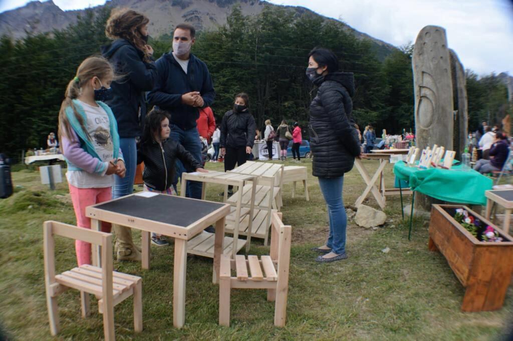 El subsecretario de Desarrollo Económico de la Municipalidad de Ushuaia, Gustavo Ventura recorrió el IV Encuentro de Emprendedores.