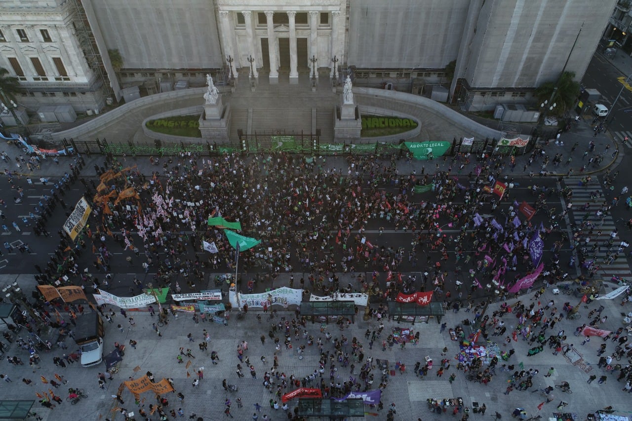 Marcha a favor del aborto frente al Congreso