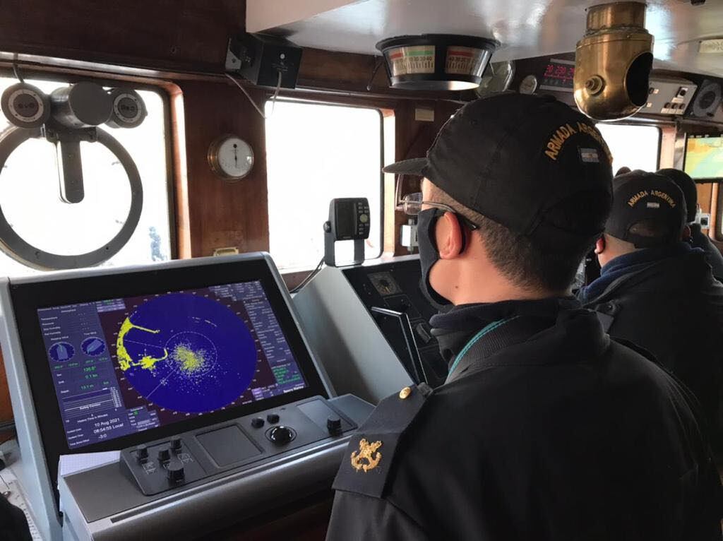 Uno de los objetivos del viaje de la Fragata A.R.A "Libertad" es instruir a los futuros Guardiamarinas de la Armada Argentina. Esta jerarquía es la primera del cuadro de oficiales.