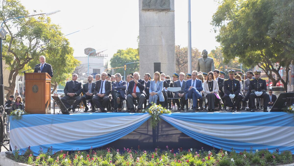 Omar Perotti en Rafaela: “generamos más Independencia cuando sumamos más agua potable, más gas, más rutas”