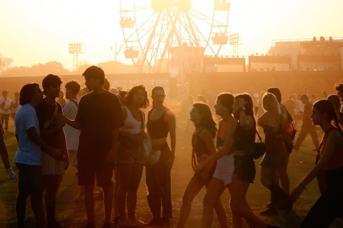 Largas filas, poca agua y calor agobiante: así se vivió el día 1 del Lollapalooza Argentina 2023